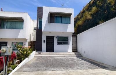¡Casa en renta en El Lago frente a CETYS Universidad!