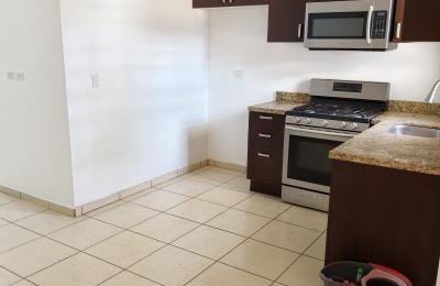 ¡Casa en renta en El Lago frente a CETYS Universidad!